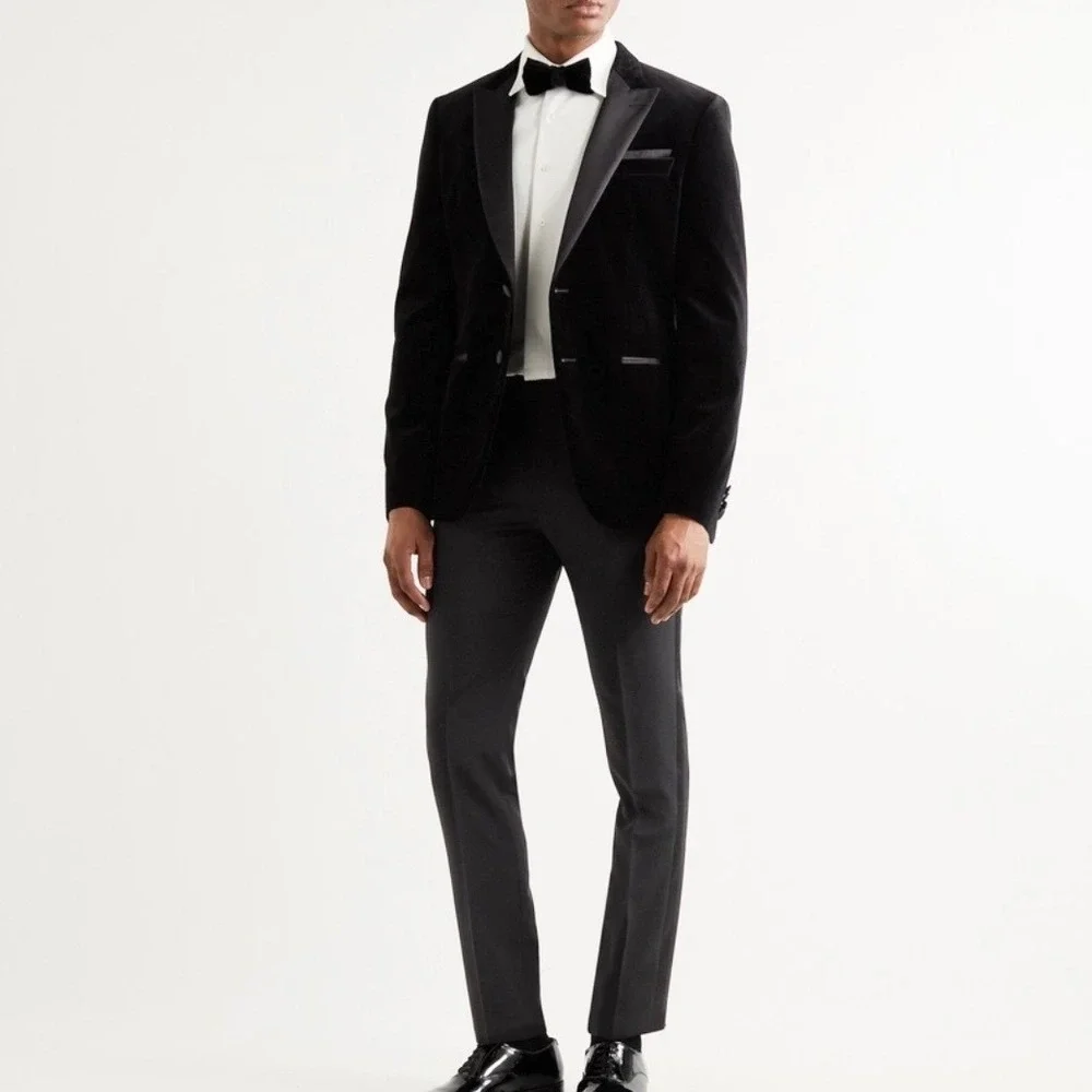 Hugo Boss Helward Slim Fit Velvet Black Velvet Tuxedo Jacket Size 38R NWOT Peak